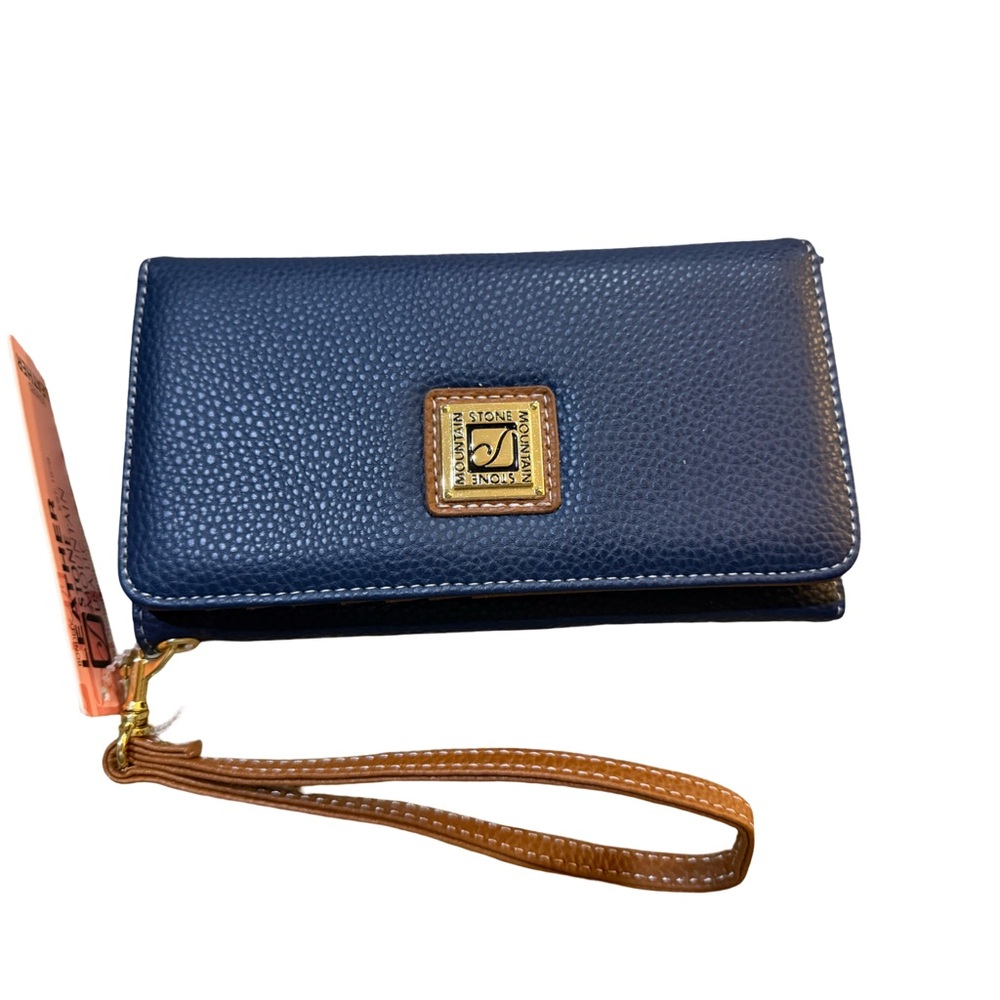 Stone Mountain Leather Navy Tan Wristlet Wallet NWT $68 trifold ID window card